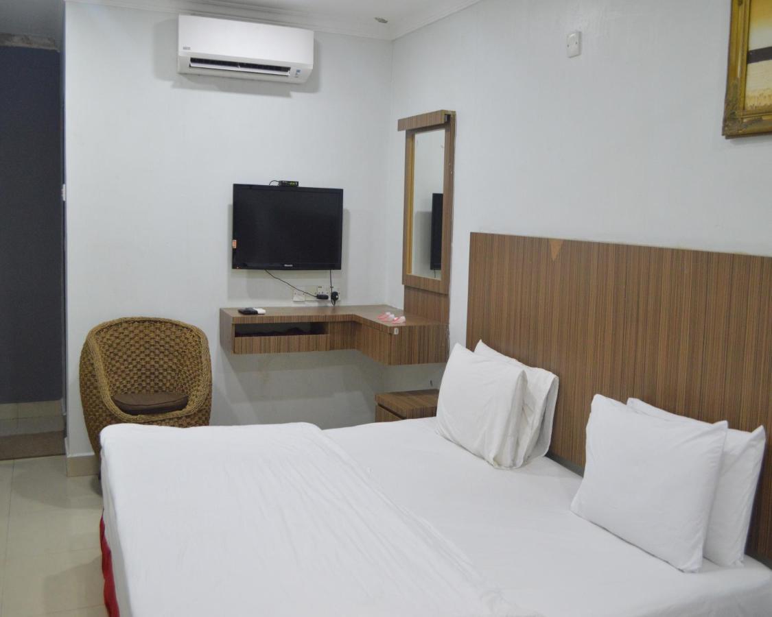 โอโย 211 โฮเต็ล พริตตี Hotel กัวลาลัมเปอร์ ภายนอก รูปภาพ