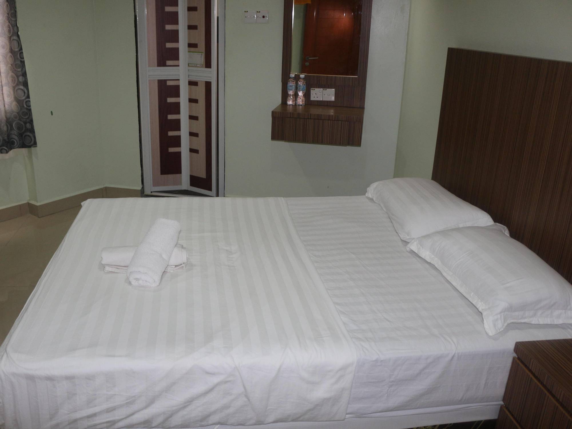 โอโย 211 โฮเต็ล พริตตี Hotel กัวลาลัมเปอร์ ภายนอก รูปภาพ